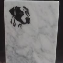 LÁPIDAS PARA MASCOTAS EN MÁRMOL