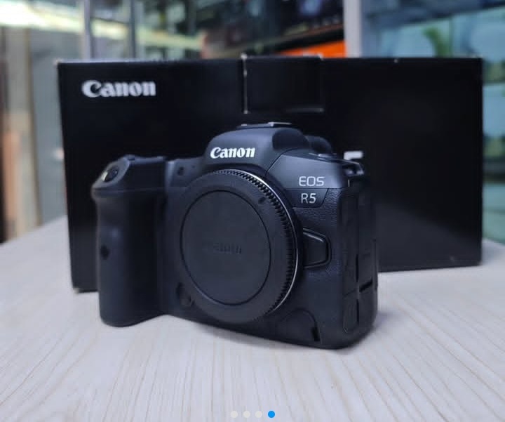 Canon EOS R5 Mark II Camera for sales