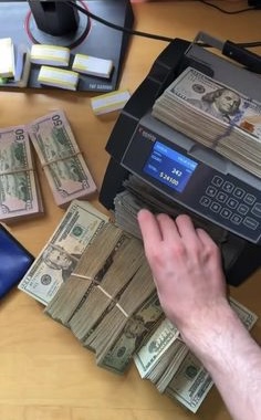 Contáctenos por correo electrónico para obtener un préstamo confiable.