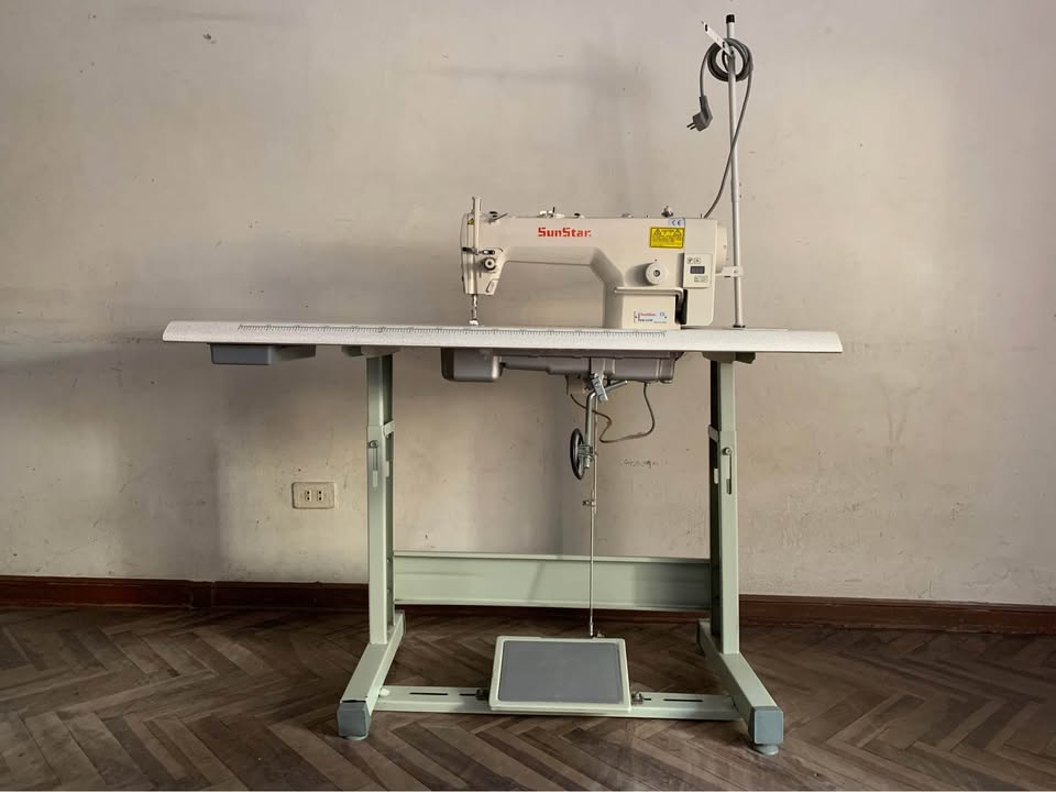 Se vende Maquina Industrial Recta PESADA SunSTAR KM-252B