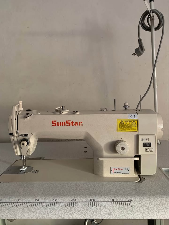 Se vende Maquina Industrial Recta PESADA SunSTAR KM-252B