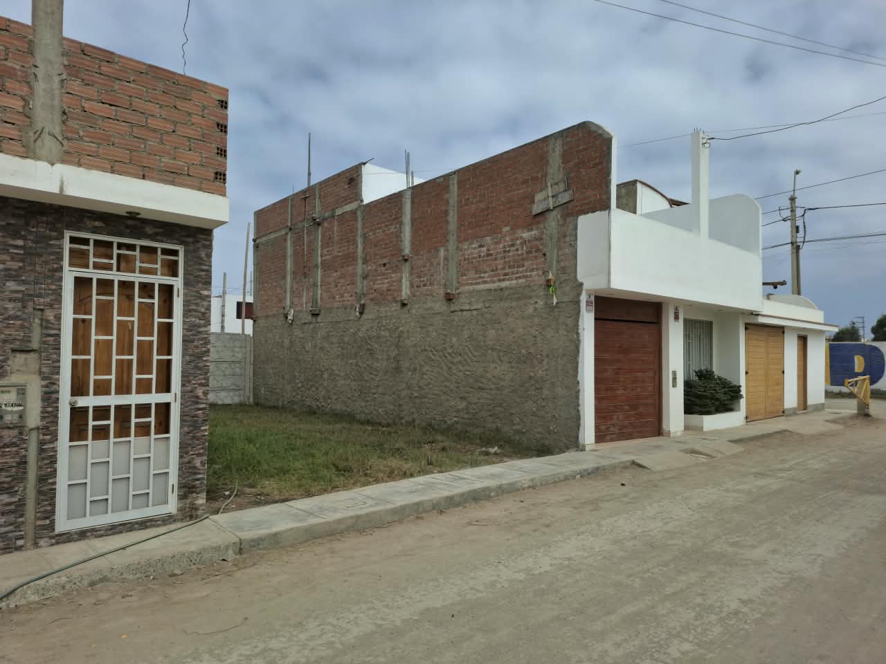 VENDO TERRENO PARA VIVIENDA EN CERRO AZUL