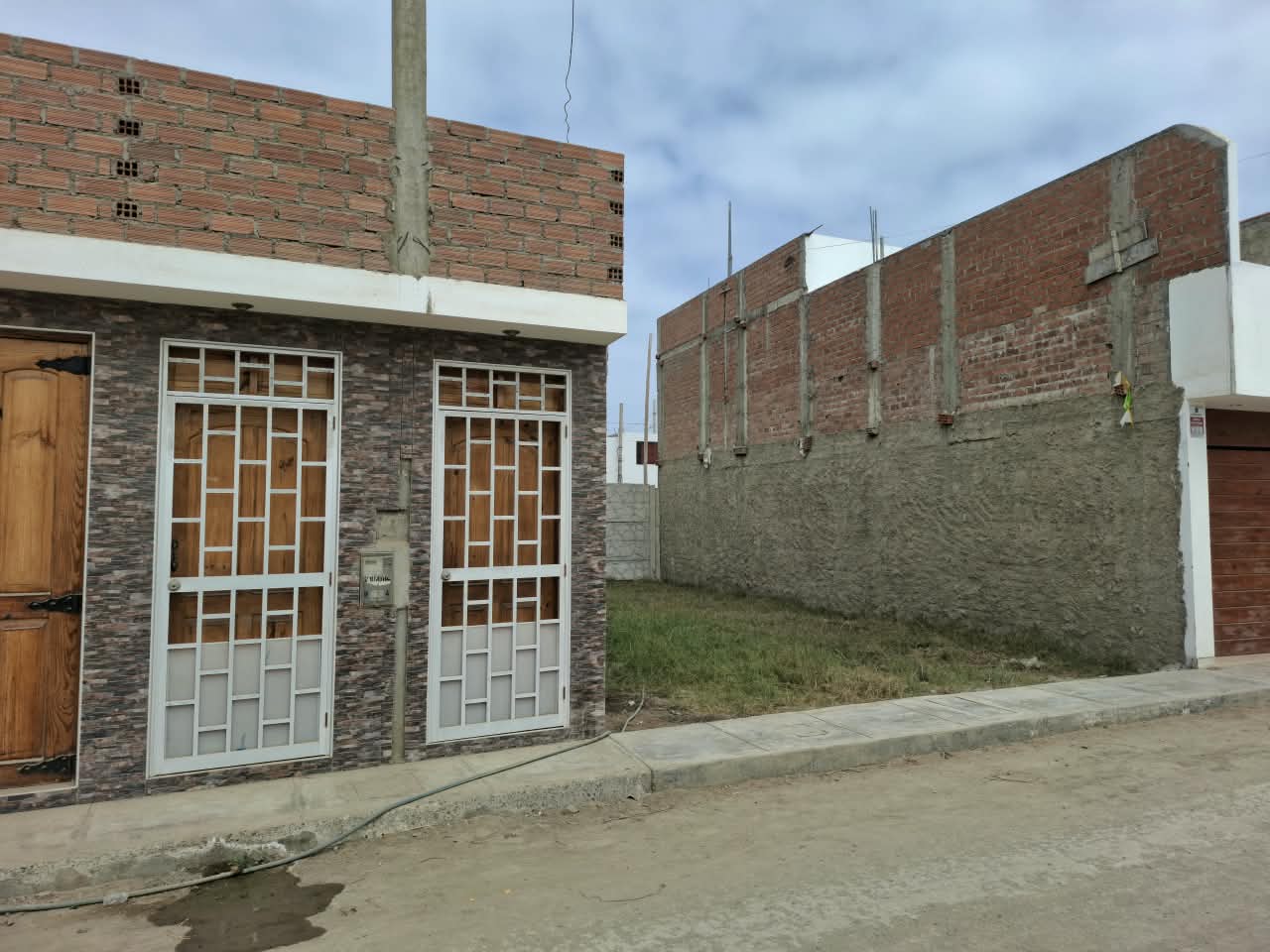 VENDO TERRENO PARA VIVIENDA EN CERRO AZUL